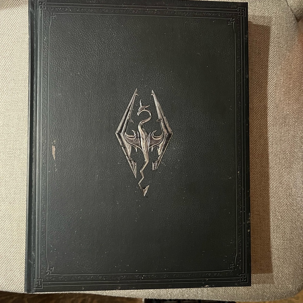 The Elder Scrolls-Skyrim Collector’s Edition Art Book